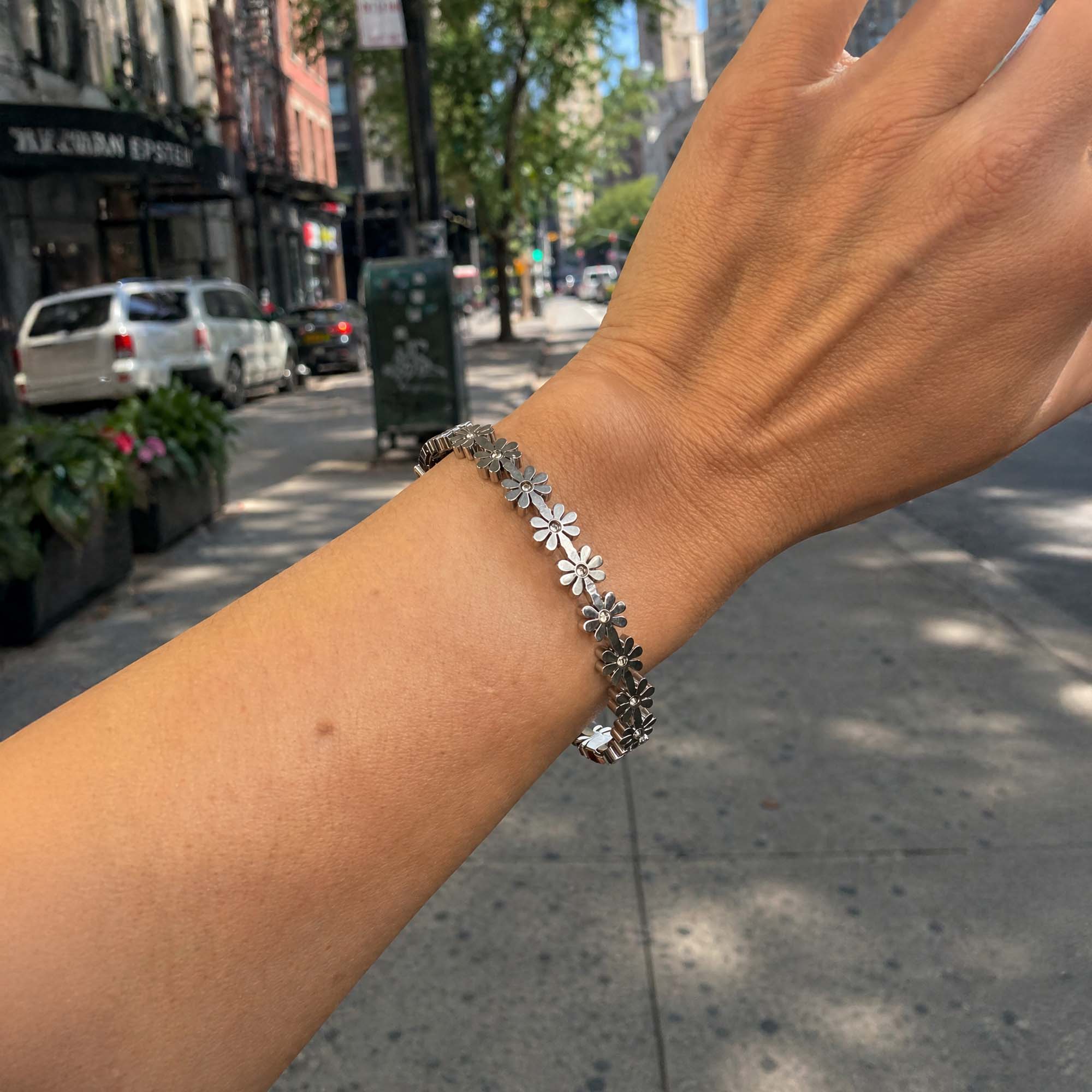 Flor Bangle