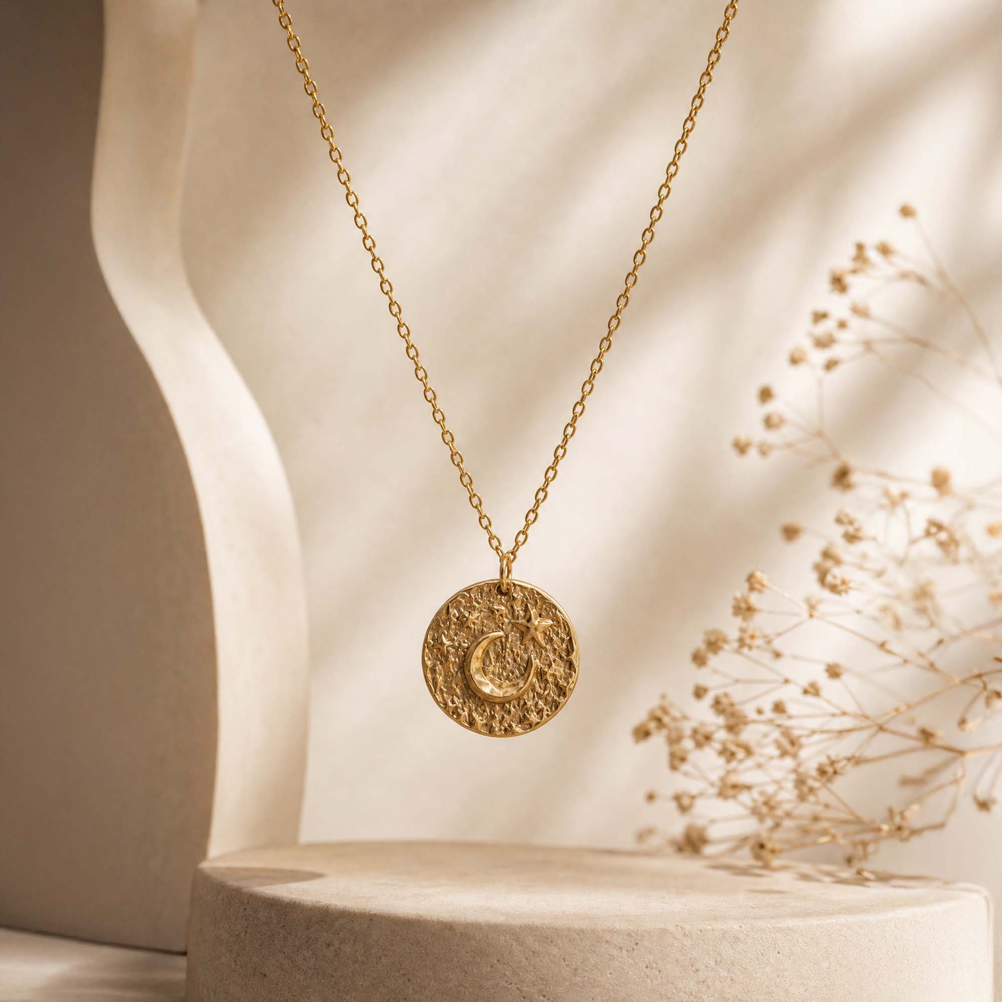 Ivy 18K Gold Pendant