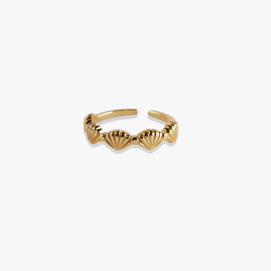 Gold-plated scallop shell ring in 14K gold over 925 sterling silver with adjustable band.