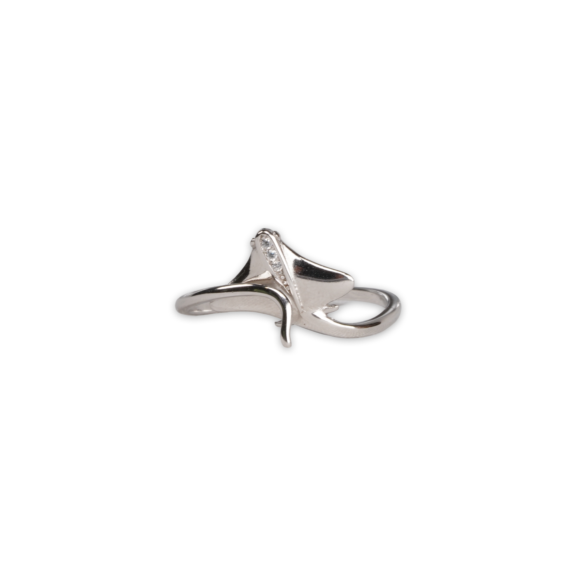 Manta Ray Ring, a 925 silver ring with a manta ray design and small gemstones, shown at an angle.